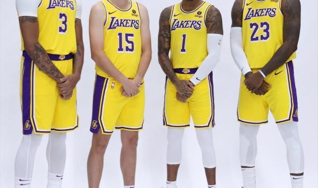 柠檬体育直播-西决遭横扫还被疯狂嘲讽 詹眉欲在揭幕战复仇掘金