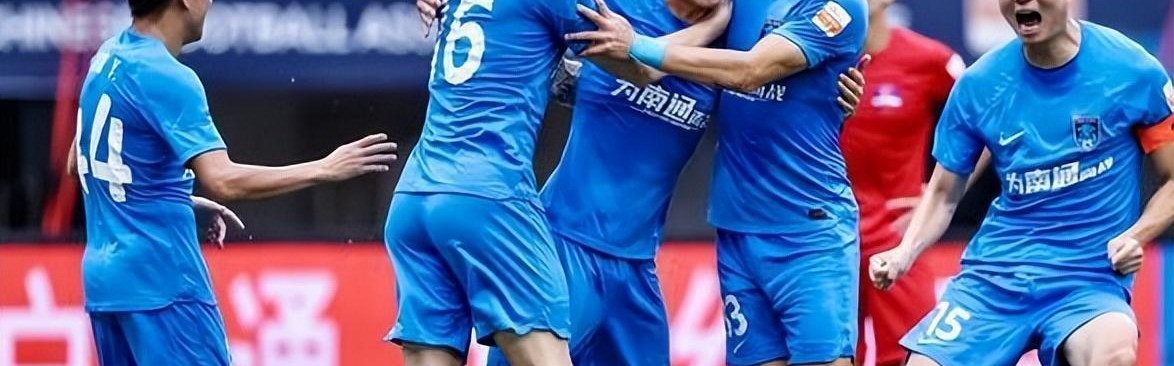 柠檬体育直播-薛庆浩留在申花冬训后，他本赛季还能坐稳球队主力吗，引发热议